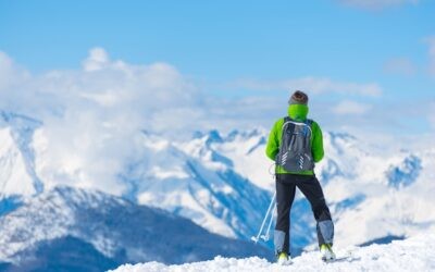 Cómo esquiar con mochila sin perder el equilibrio